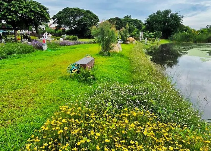 Tiny Island Homestay *
